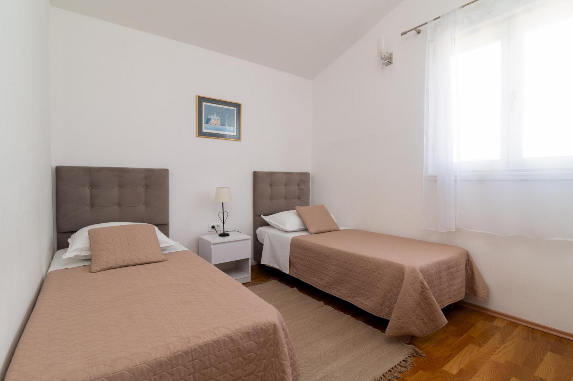 Apartments With A Parking Space Slatine, Ciovo - 5158 Trogir Eksteriør bilde